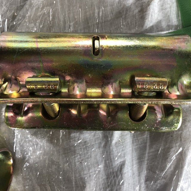 BS1139 EN74按压脚手架套筒套接器锌镀金外部连接器
