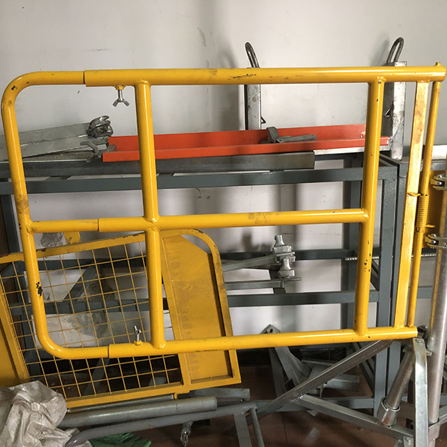 脚手架管安全门